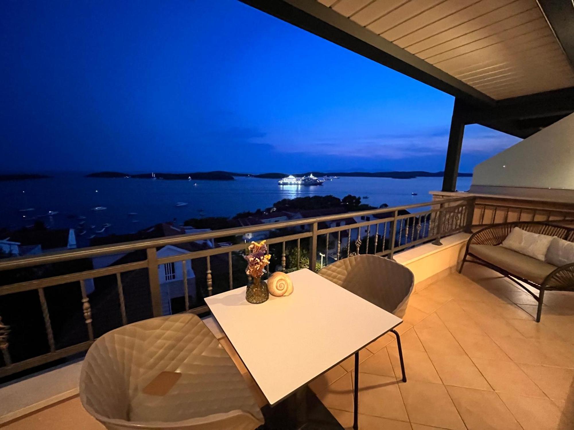 Top View Residence Hvar Town Extérieur photo